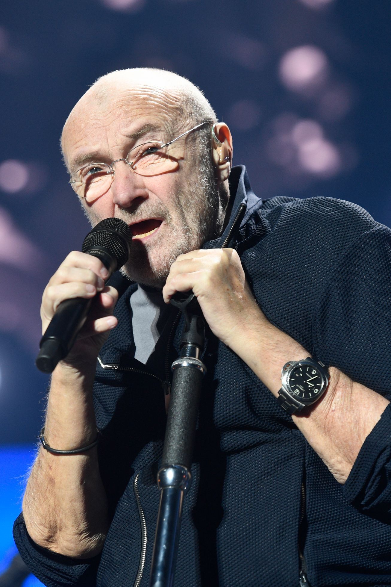 Phil Collins dit au revoir aux fans, en raison de sa mauvaise santé, il ne se produira plus en direct – ena.cz