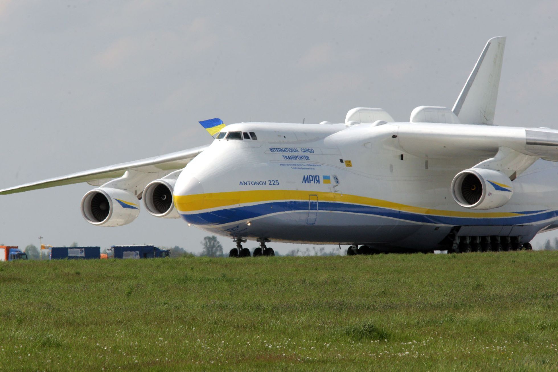 největší letadlo světa v Česku lovci snímků čekají na svůj úlovek i