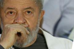 Brazilský exprezident Lula byl na druhý pokus vzat do vazby a odvezen do vězení