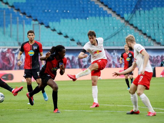 28. kolo německé bundesligy 2019/20, Lipsko - Hertha: Patrik Schick střílí gól na 2:1.