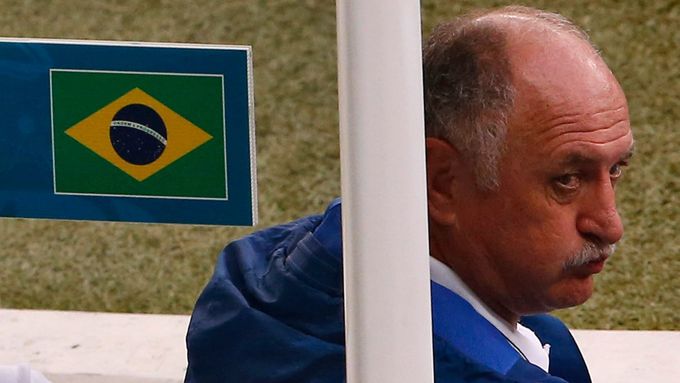 Brazilský trenér Luiz Felipe Scolari prožíval na lavičce chvíle hrůzy