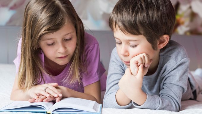 Je vidět, že se vyplatí podporovat dětskou zvídavost a učení - nejen kvůli známkám, ale i pro delší a zdravější život.