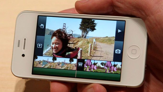 iPhone 4 je podle HTC telefonem, který mladé lidi nezajímá. Čísla tomu zatím nenasvědčují.