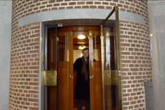Takto bydlel T. G. Masaryk. Prezidentský byt udivuje výtahem i "strohou" pracovnou