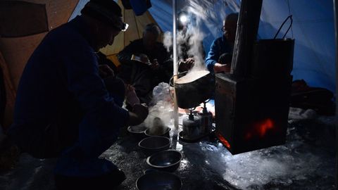 "Bez kamen na zamrzlý Bajkal nelez." Reportáž z přechodu nejhlubšího jezera světa