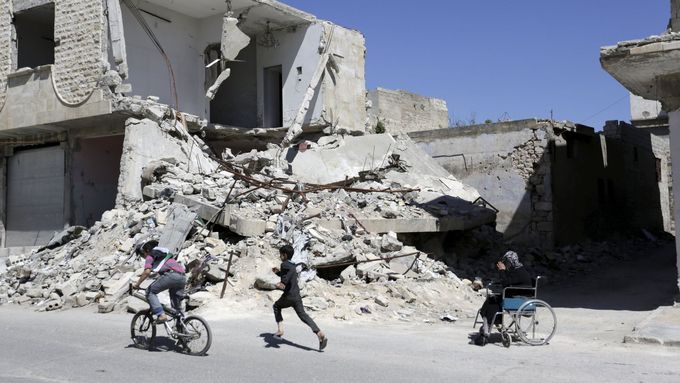 Jedno ze zničených měst v syrské provincii Idlíb. Iluastrační foto.