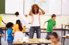 Zákaz hlášky "six seven"? Učitelka trestá žáky, kteří vykřikováním ruší hodiny