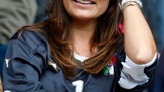 Fanynky díl třetí: Manželky hráčů a Šeredová na tribuně