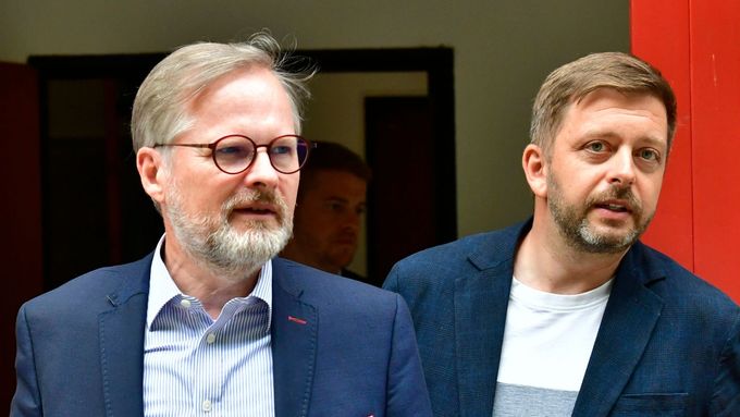 O udržitelnosti pozice šéfa rozvědky Petra Mlejnka v úterý jednali premiér Petr Fiala a ministr vnitra Vít Rakušan (na snímku z 26. července).
