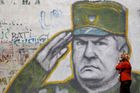 Bránil Bosnu a Srby proti džihádu. Obhájci v Haagu zachraňují generála Mladiče před doživotím