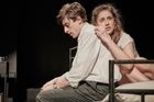 Romeo, Julie a tma v Dlouhé: Přesvědčiví mladí milenci, jinak klasicky pojaté divadlo