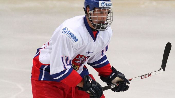 Myslí jen na NHL. Šestnáctiletý supertalent Pavel Zacha svému hokejovému snu podřídil celý život. Letos by mohl hrát za Liberec extraligu.