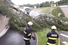 Bouřky lámaly stromy a zaplavovaly sklepy. Nejsilněji v západních a středních Čechách