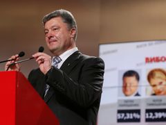 Porošenko nastupuje na Janukovyčovo místo.