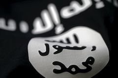 Zabij všechny. Německý deník zveřejnil komunikaci teroristů s Islámským státem