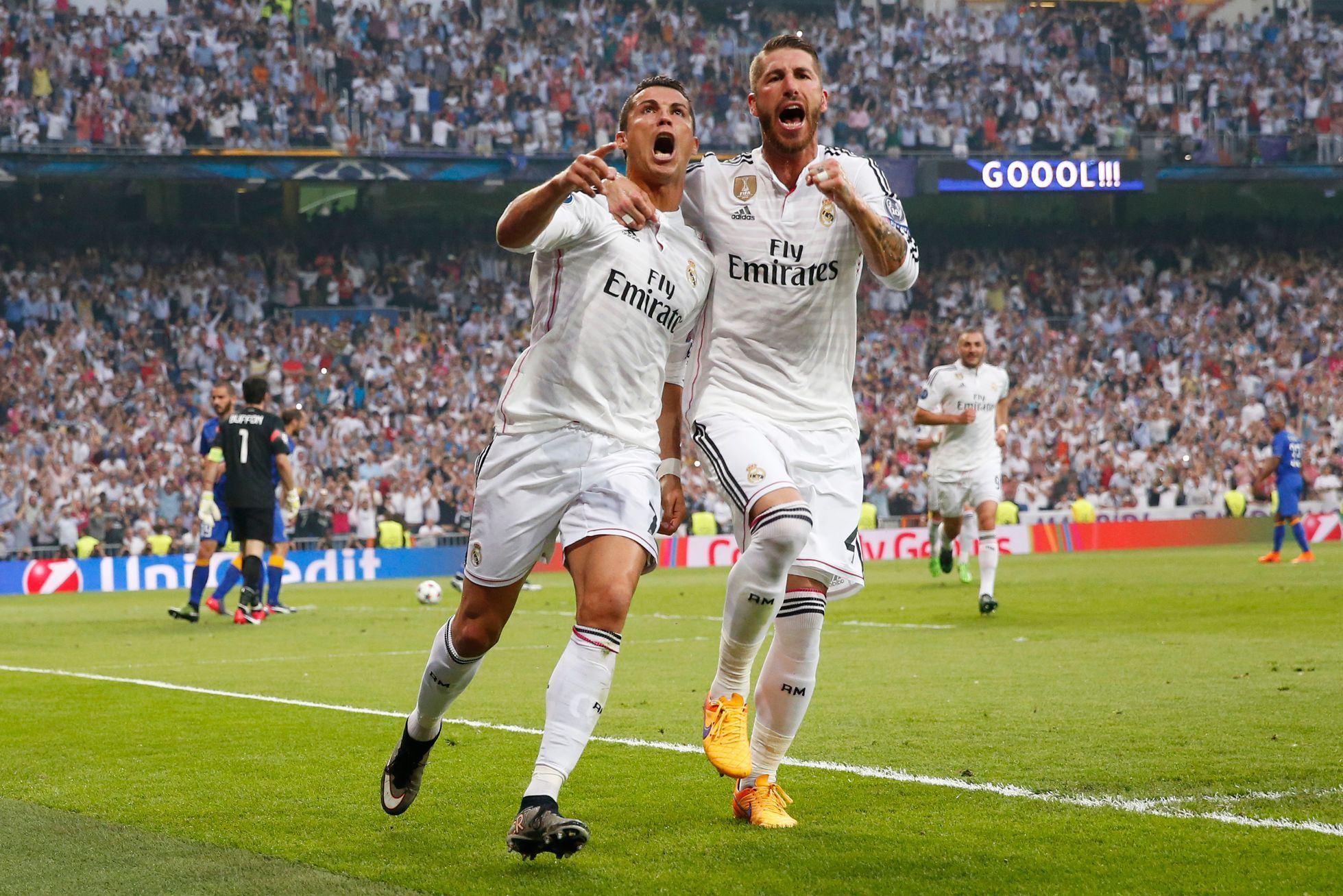 Cristiano Ronaldo a Sergio Ramos slaví branku v SF Ligy mistrů 2015