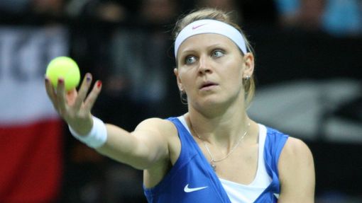 Česká tenistka Lucie Šafářová ve finále Fed Cupu 2012 proti Srbce Jeleně Jankovičové.