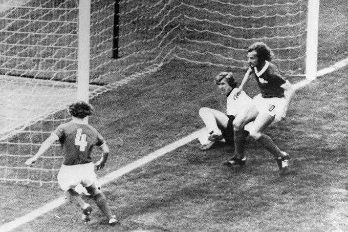 Zápas NSR-NDR na Mistrovství světa 1974.