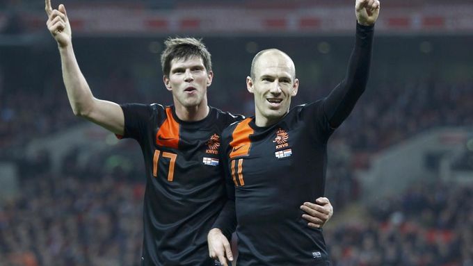 Hrdinové utkání Anglie - Nizozemí: Arjen Robben a Klaas Jan Huntelaar.