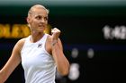 Karolína Plíšková slaví výhru nad Terezou Martincovou na Wimbledonu 2022