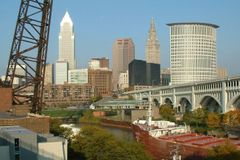Americký Cleveland žaluje 21 bank. Kvůli hypotékám