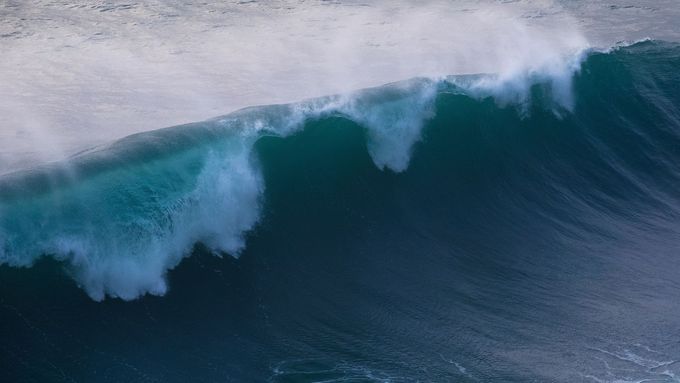 Díky satelitům se vědcům podařilo objevit, co se děje na otevřeném moři, mimo zraky lidí. Ilustrační obrázek.