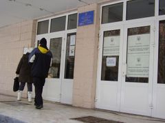 Volební místnost na kyjevském sídlišti.