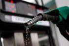 Ceny benzinu i nafty klesly o pár haléřů, LPG zdražuje