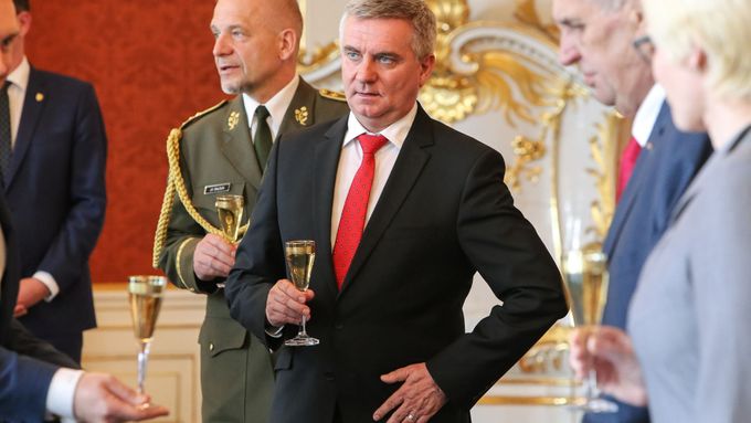 Tisková konference kancléře Vratislava Mynáře k pořádání oslav 28. října na Pražském hradě.