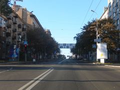 Prázdné ulice v Doněcku.