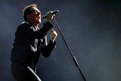 Bono, doplať daně, přečtou si U2 v Glastonbury