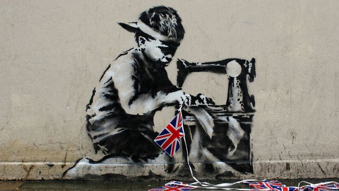 Protest na pomezí graffiti a instalace od Banksyho.