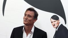 Hitler film Actor Oliver Masucci arrives on the red carpet at the world premier of the film 'Look Who's Back' in Berlin
