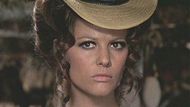 Claudia Cardinalová ve filmu Tenkrát na Západě.