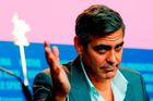 Clooney se hádá s Brity. Vraťte Řekům sochy, žádá