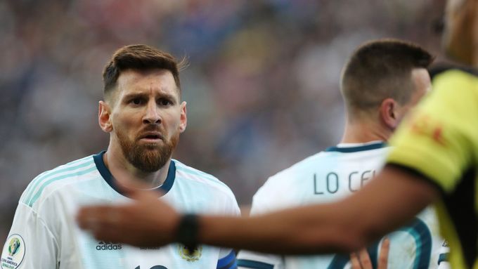 Messi červené kartě dlouho nechtěl uvěřit