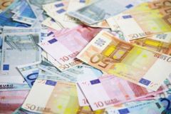 Eurozóna zvažuje stomiliardovou pomoc Španělsku
