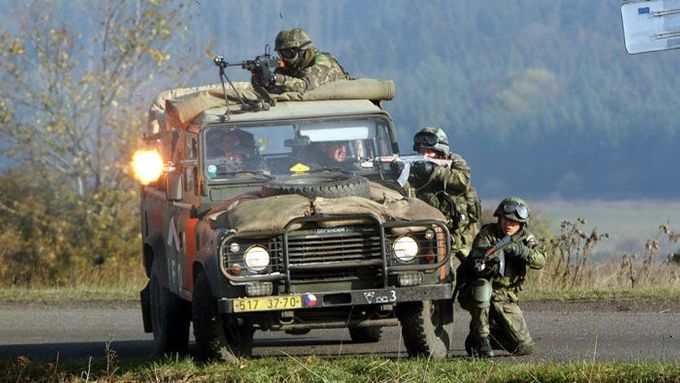 Česká armáda je podle poslanců podfinancovaná. Ilustrační snímek