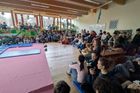Za náš přístup dáme ruku do ohně, věří si učitelé "tradičního alternativního" gymplu