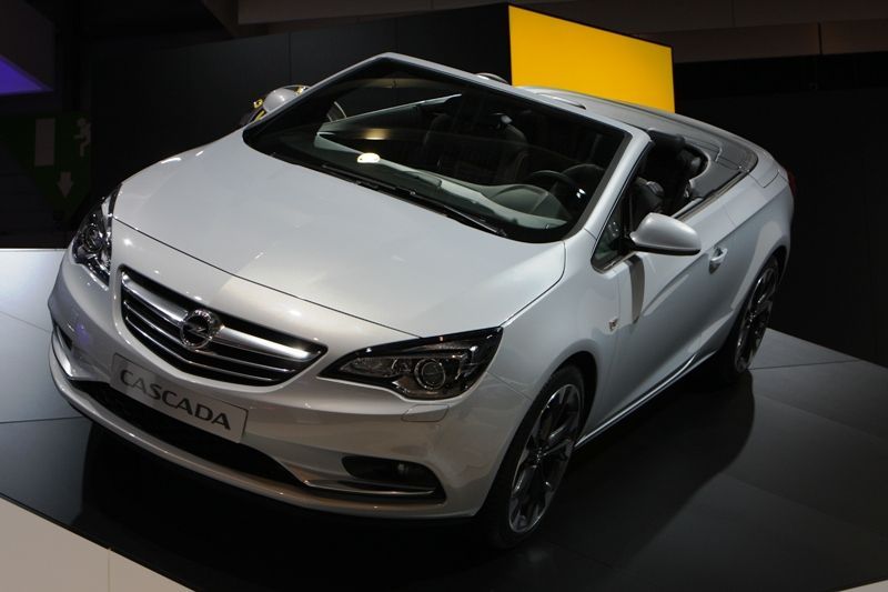 Opel Cascada (2013)