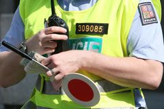 Pokuta 75 tisíc opilého řidiče neodradí, je potřeba víc policistů na silnicích, radí Ťokovi