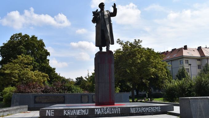Politá socha maršála Koněva.