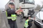 Česká a rakouská policie rozbily síť obchodníků s pervitinem