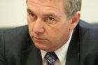 Ministr Prachař končí, nahradit ho má šéf Skansky Ťok