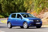 Dacia Sandero patří mezi nejlevnější nová auta, díky čemuž si ji v prvním pololetí letošního roku vybralo 92 110 Evropanů. Umístila se tak podle údajů společnosti JATO na 20. místě.