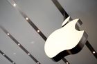 Apple se kvůli zpomalování iPhonů omluvil, změní software. Novou baterii zlevní na 29 dolarů