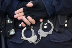 Policie v Teplicích zadržela čtyřčlenný gang vyděračů