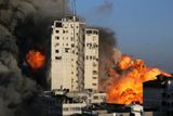 Hanadi Tower byla největší budovou s byty a kancelářemi v Pásmu Gazy. Lidé, kteří v ní bydlí nebo pracují, dostali z Izraele před útokem varování, aby se evakuovali. Všichni tak učinili, při dopadu izraelských raket byl dům prázdný a nikdo nezemřel.