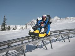 Jednou z oblíbených atrakcí je zimní horská dráha u lanovky Streuböden ve Fieberbrunnu.