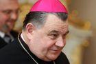 Vlk se stěhuje z arcibiskupství, chce to tak i Vatikán